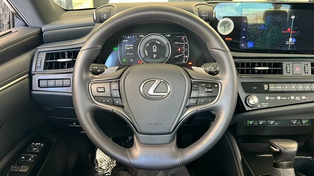 Used 2025 Lexus ES 300h w/ Premium Package FWD image 45