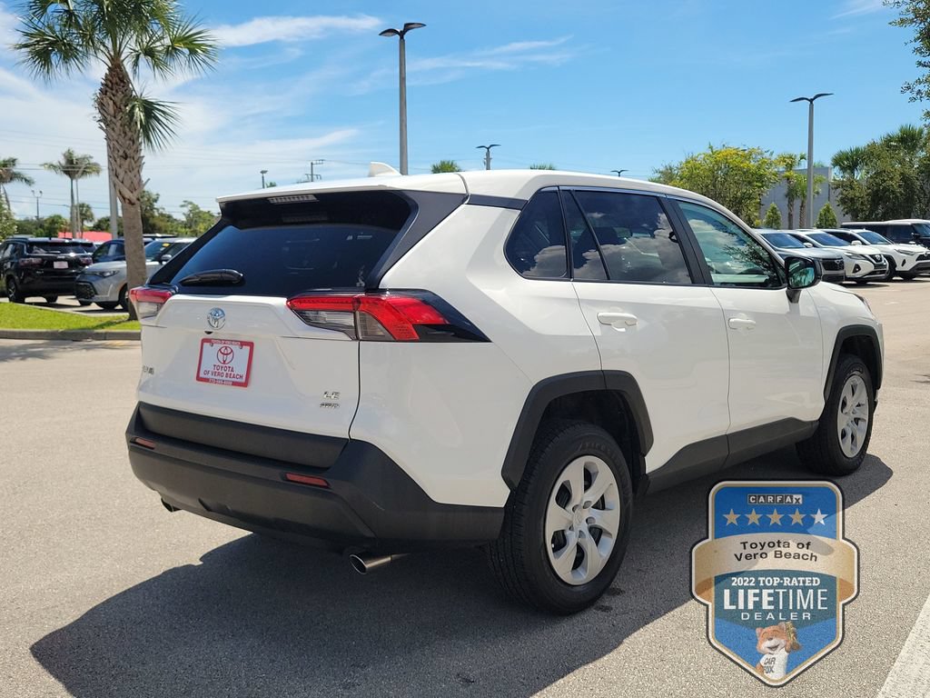 Certified 2025 Toyota RAV4 LE AWD/4WD image 4