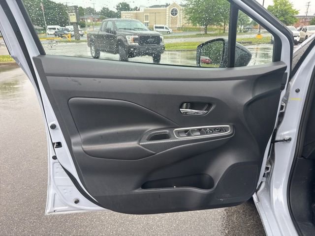 Used 2024 Nissan Versa SR FWD image 12