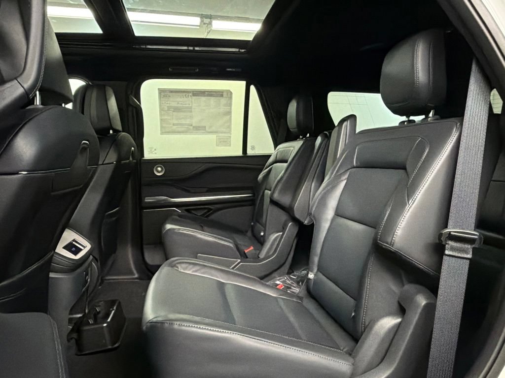 New 2026 Lincoln Navigator Reserve w/ Jet Appearance Package AWD/4WD image 39