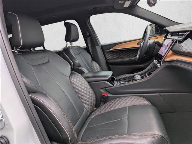 Used 2024 Jeep Grand Cherokee L Summit image 17