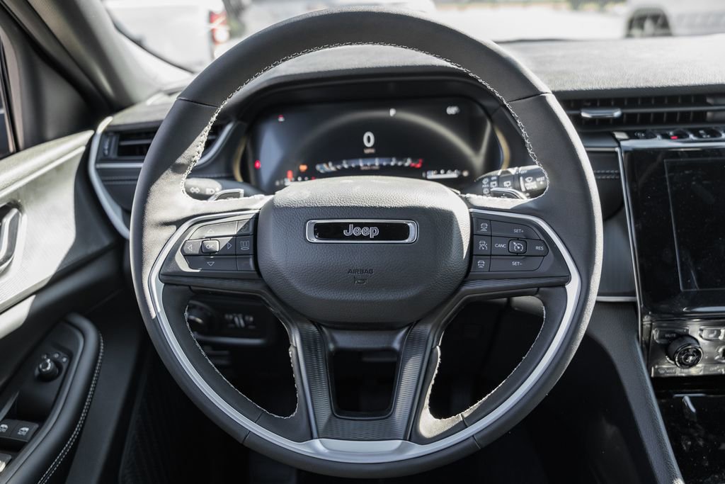 New 2025 Jeep Grand Cherokee Laredo X w/ Luxury Tech Group I image 26