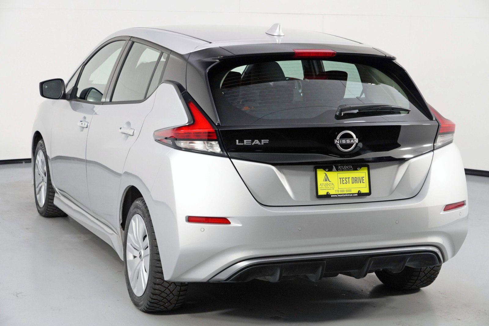 Used 2025 Nissan Leaf S image 41