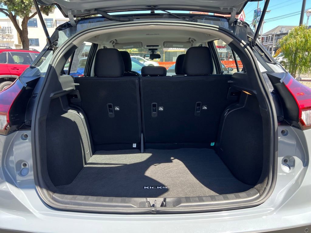 Used 2023 Nissan Kicks SV FWD image 38