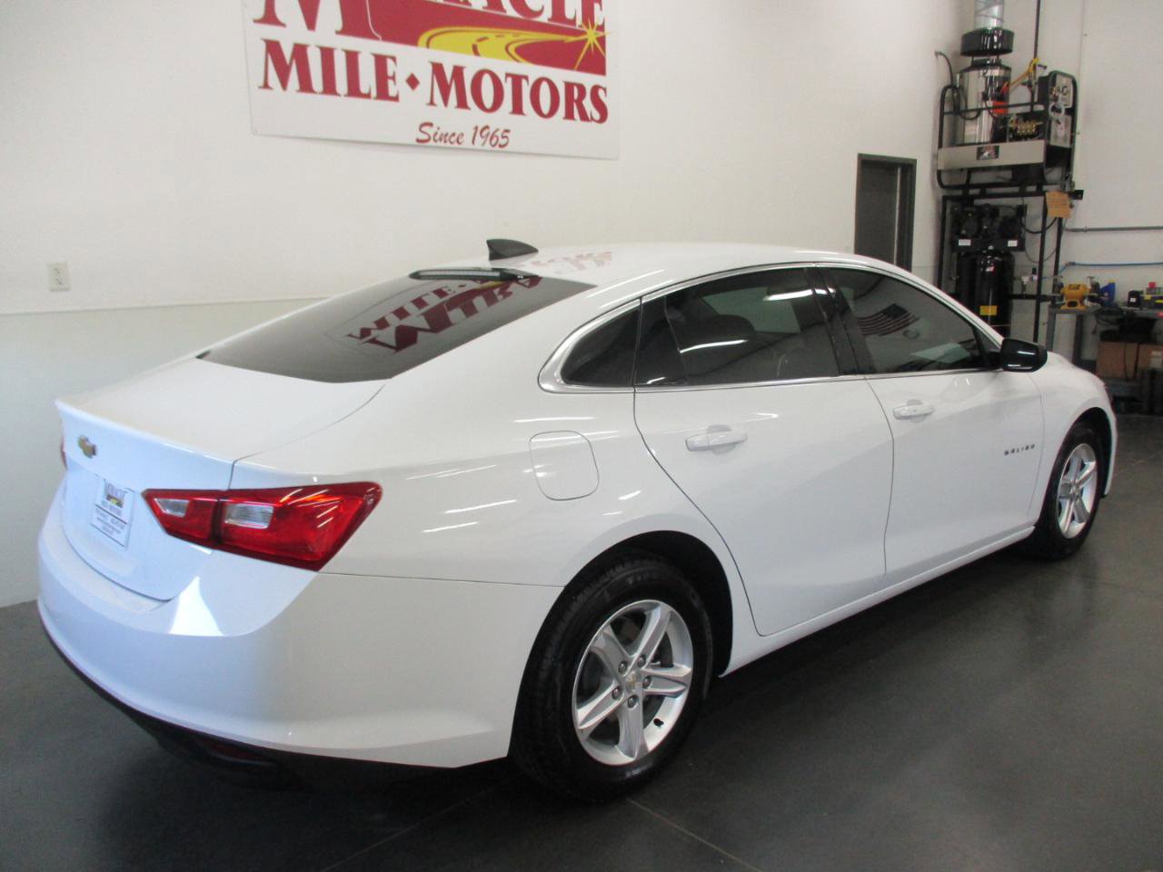 Used 2023 Chevrolet Malibu LS FWD image 7