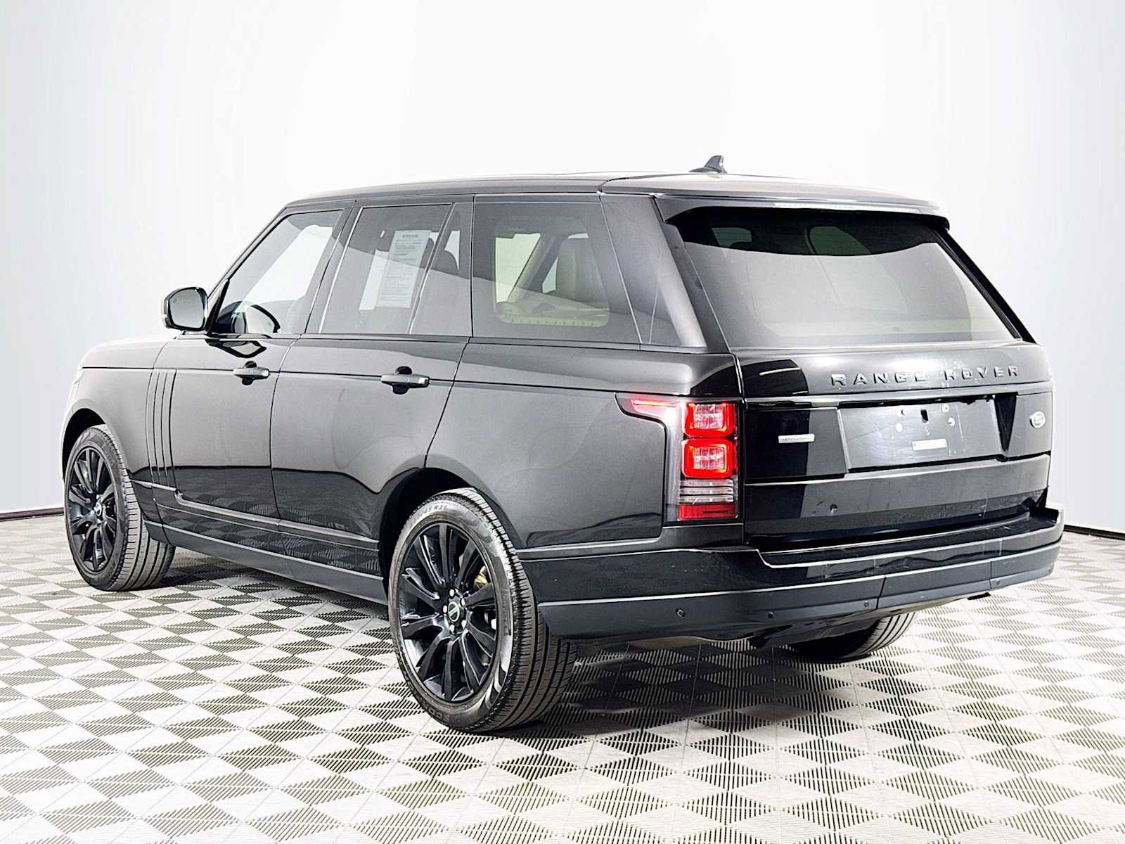 Used 2016 Land Rover Range Rover Supercharged image 7