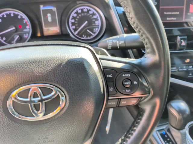 Used 2022 Toyota Camry SE image 17