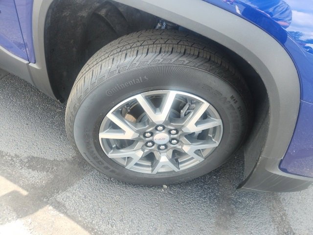 Used 2023 GMC Acadia SLE w/ Driver Convenience Package image 3