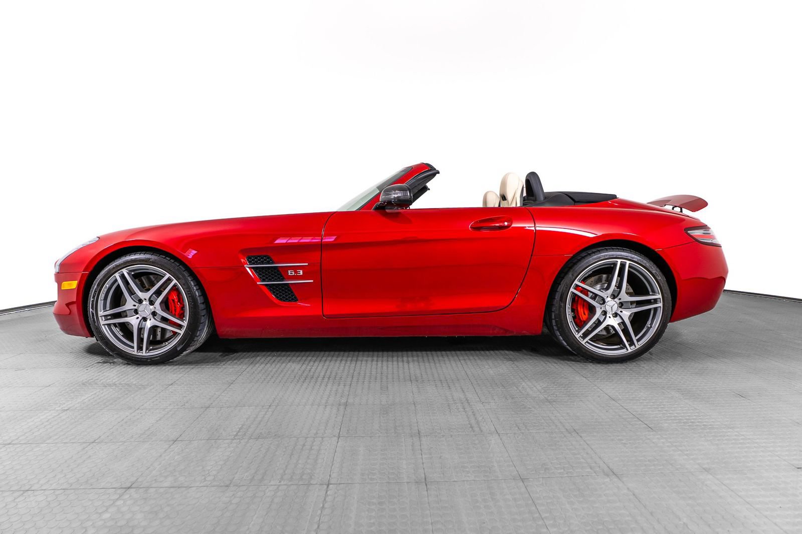 Used 2012 Mercedes-Benz SLS AMG Roadster image 2
