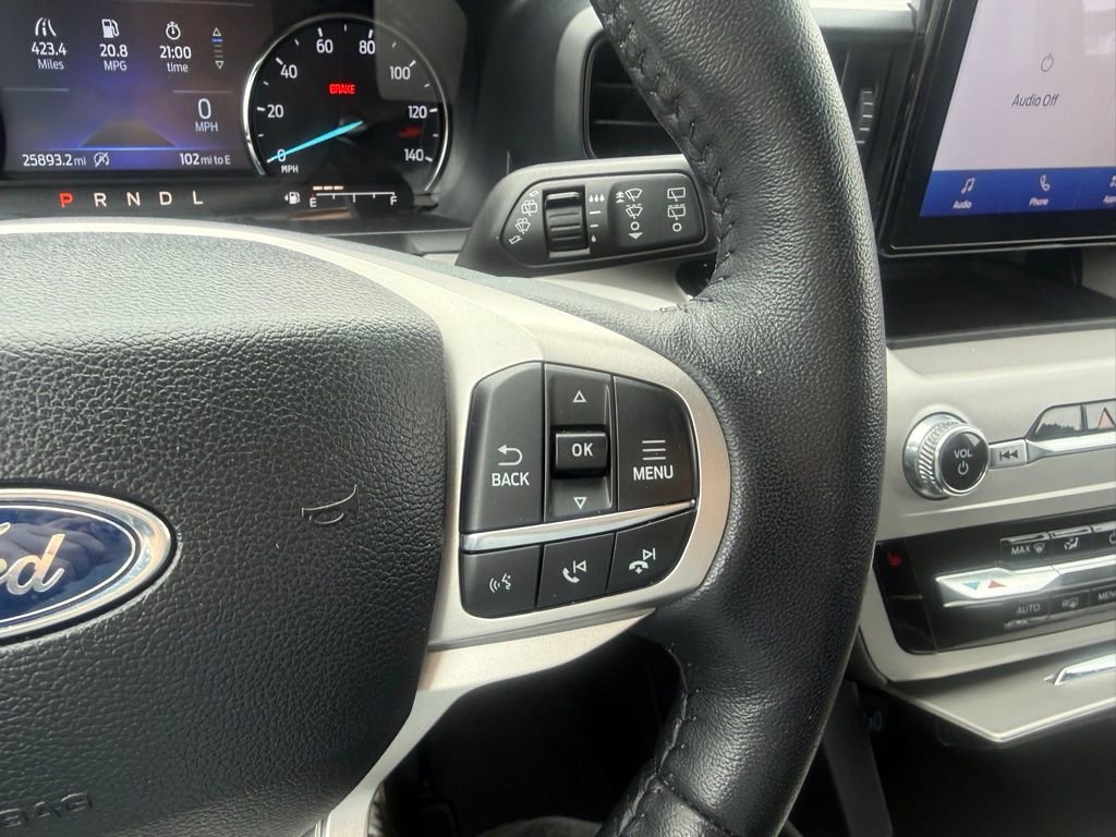 Used 2024 Ford Explorer XLT AWD/4WD image 17