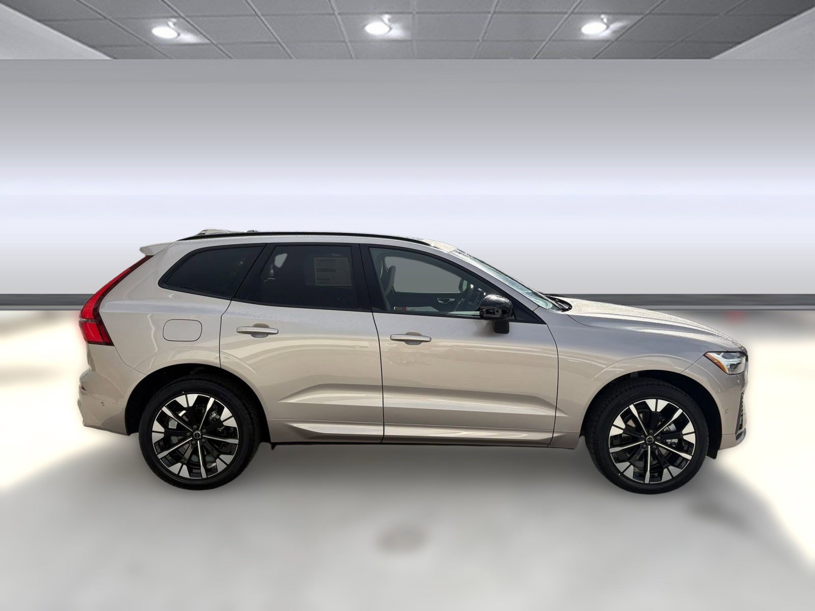 New 2026 Volvo XC60 B5 Plus w/ Climate Package image 8