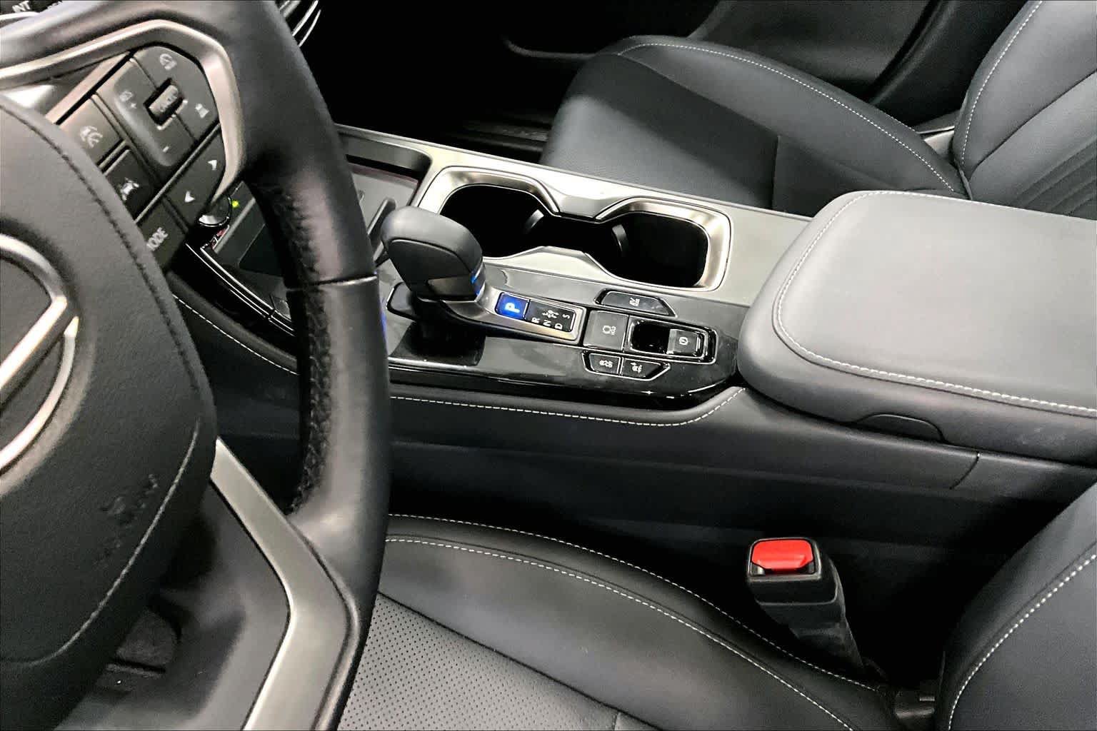 Used 2022 Lexus NX 350h AWD image 17