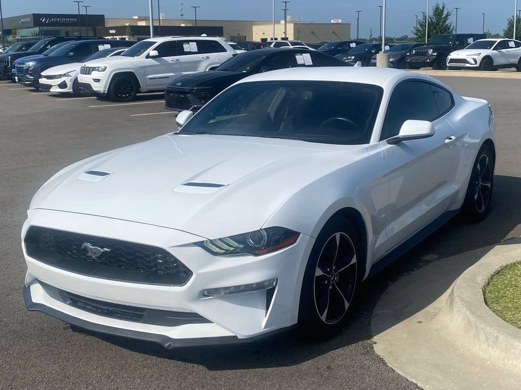 Used 2020 Ford Mustang Coupe RWD image 3