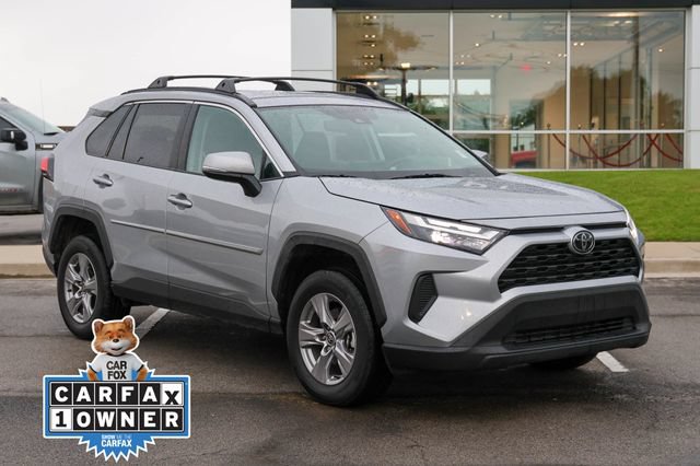 Used 2025 Toyota RAV4 XLE FWD image 1