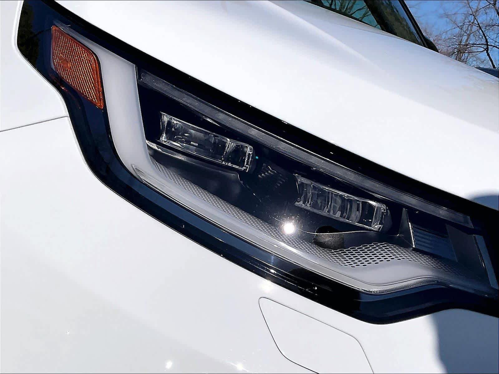 New 2026 Land Rover Discovery Limited Edition AWD/4WD image 33