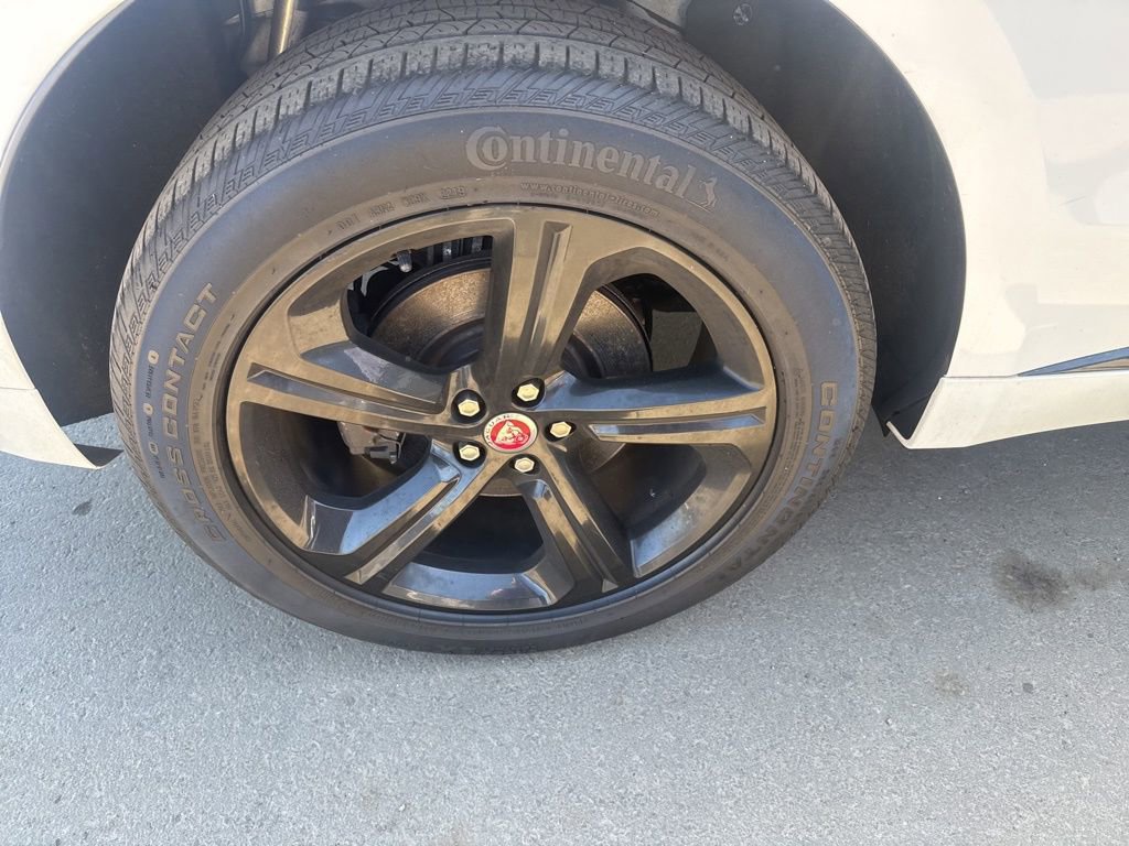 Used 2017 Jaguar F-PACE R-Sport image 42