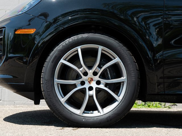 New 2025 Porsche Cayenne Coupe image 12