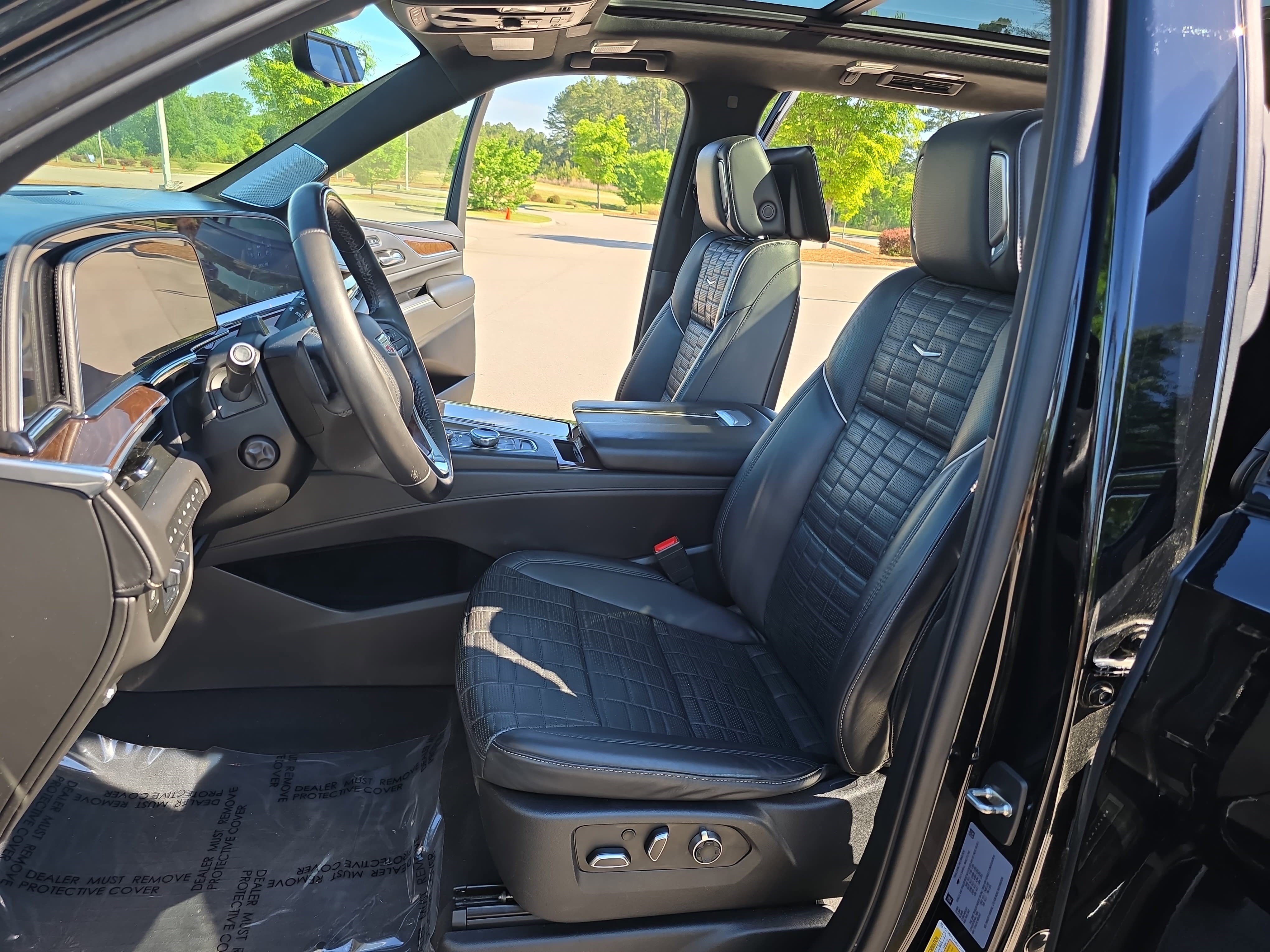 Used 2021 Cadillac Escalade ESV Sport Platinum w/ Heavy-Duty Trailer Package AWD/4WD image 17