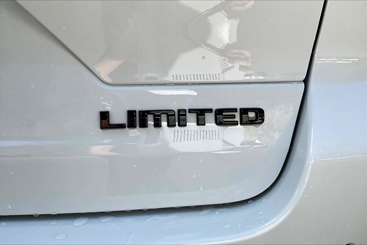 New 2025 Jeep Grand Cherokee Limited w/ Luxury Tech Group II AWD/4WD image 13