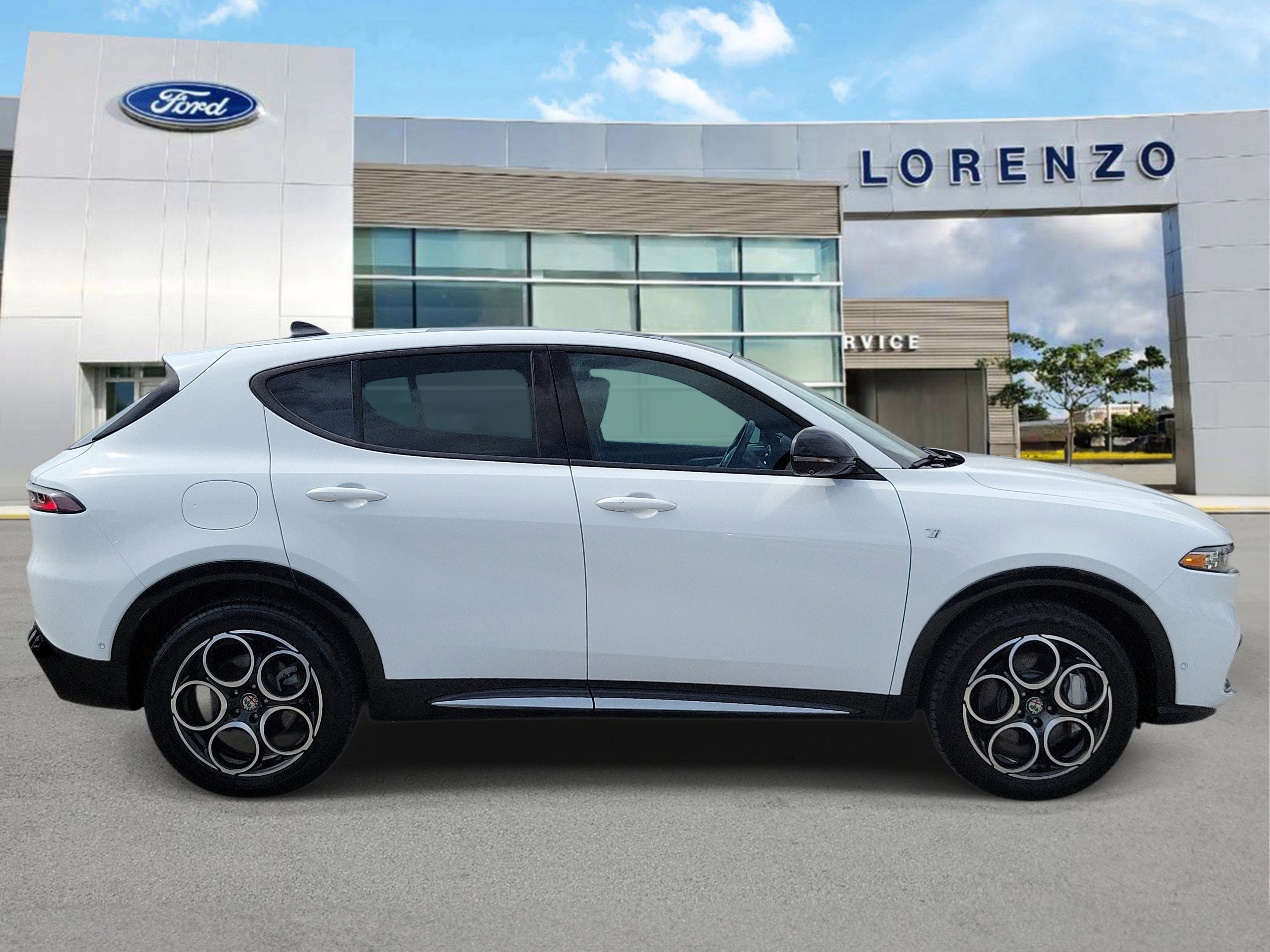 Used 2024 Alfa Romeo Tonale Ti w/ Active Assist Package AWD/4WD image 4