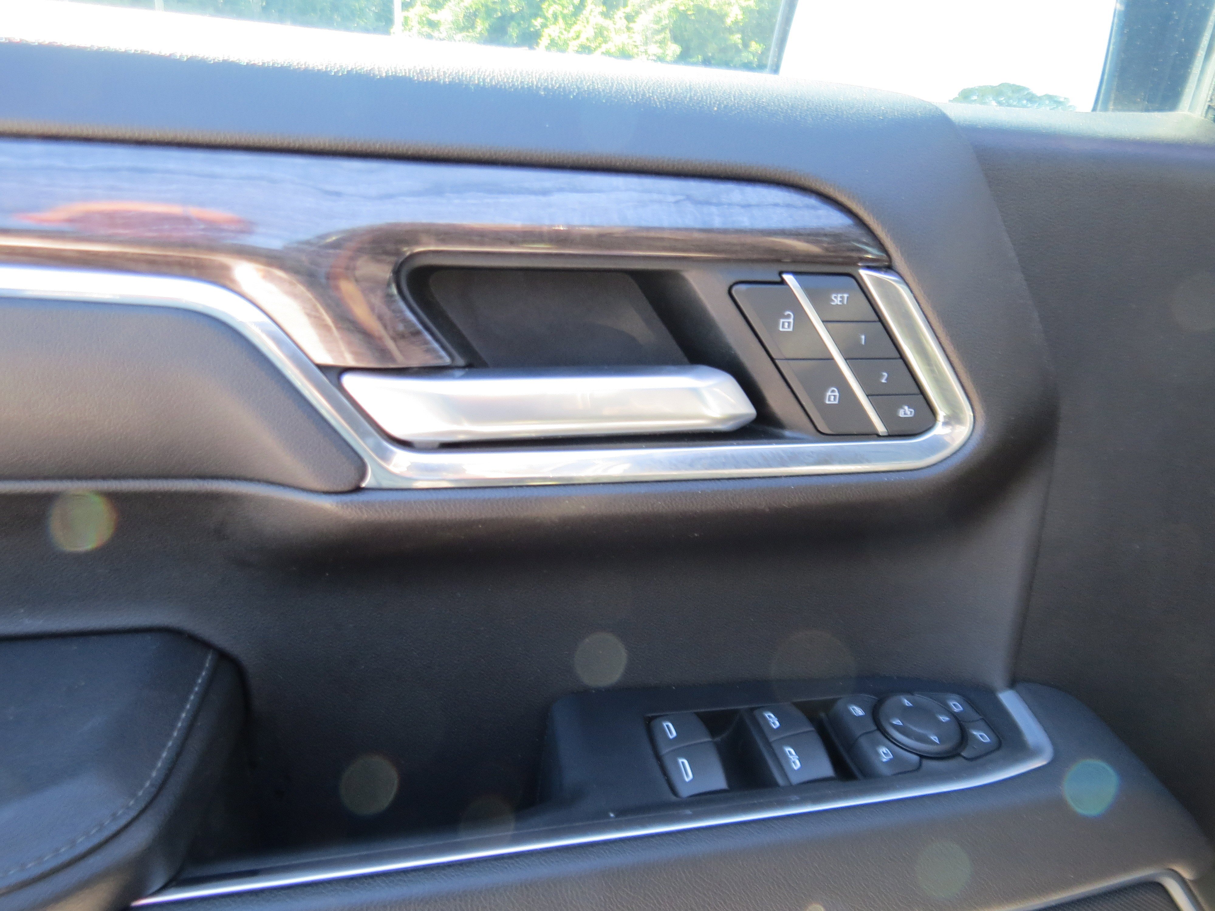 Used 2023 Chevrolet Silverado 1500 LTZ AWD/4WD image 20
