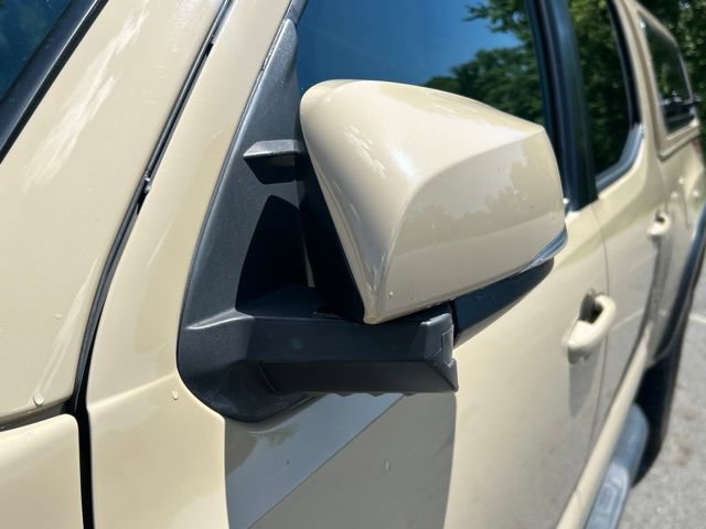 Used 2018 Toyota Tacoma TRD Off-Road w/ Technology Package AWD/4WD image 19