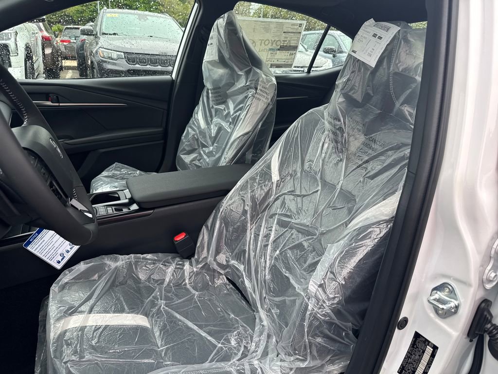 New 2026 Toyota Camry Hybrid AWD/4WD image 17