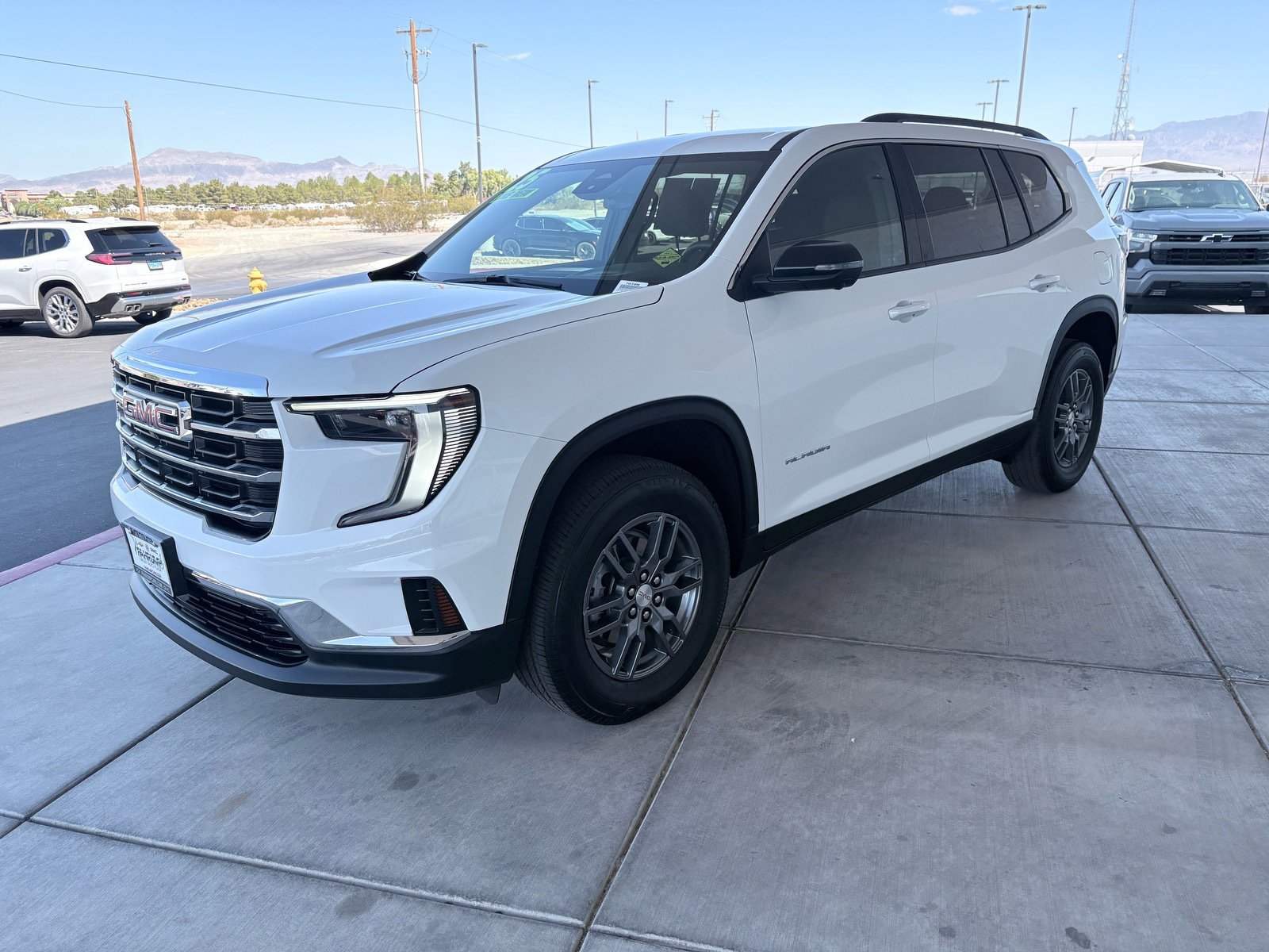 Used 2025 GMC Acadia Elevation image 7