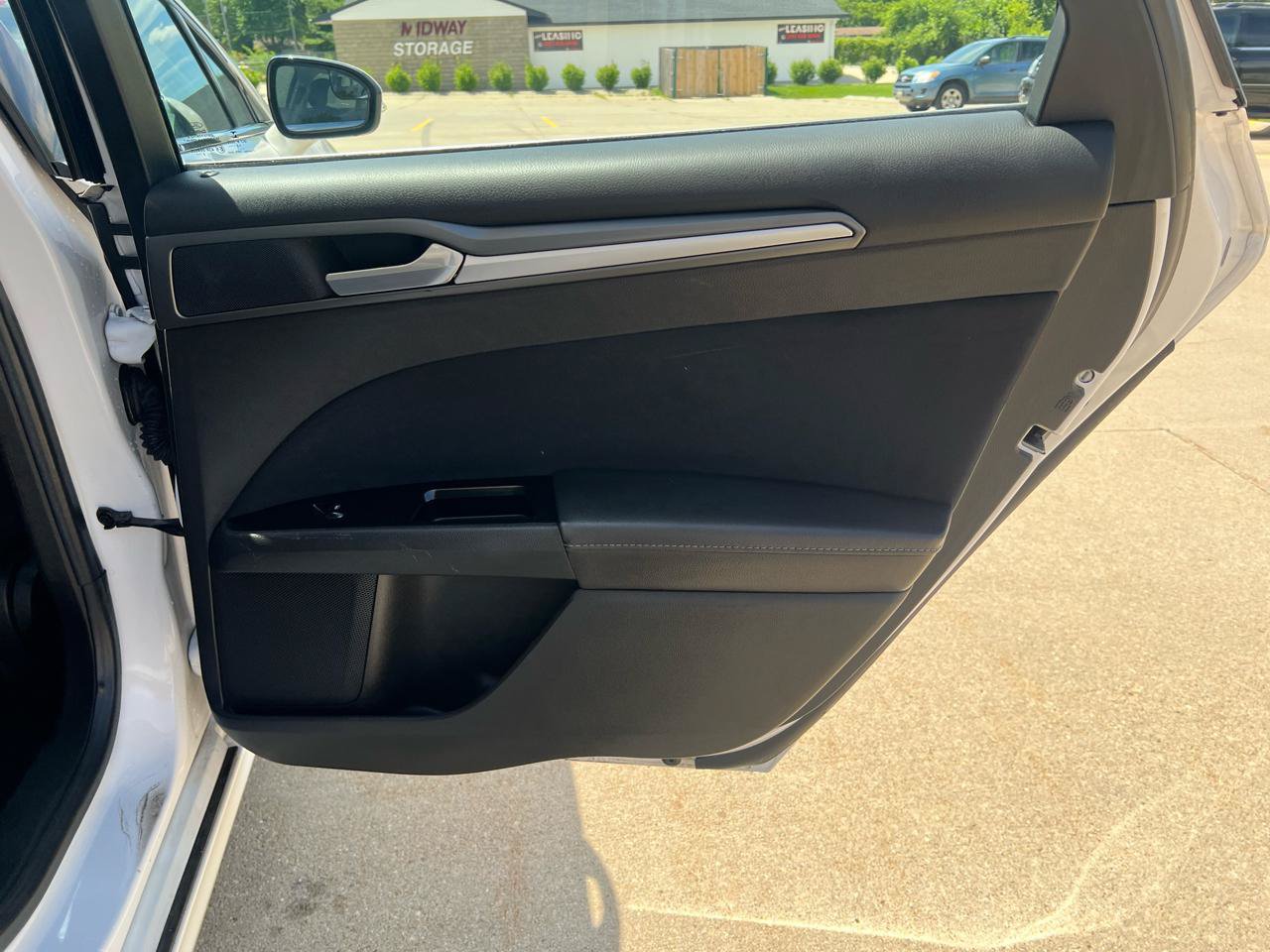 Used 2013 Ford Fusion SE FWD image 16