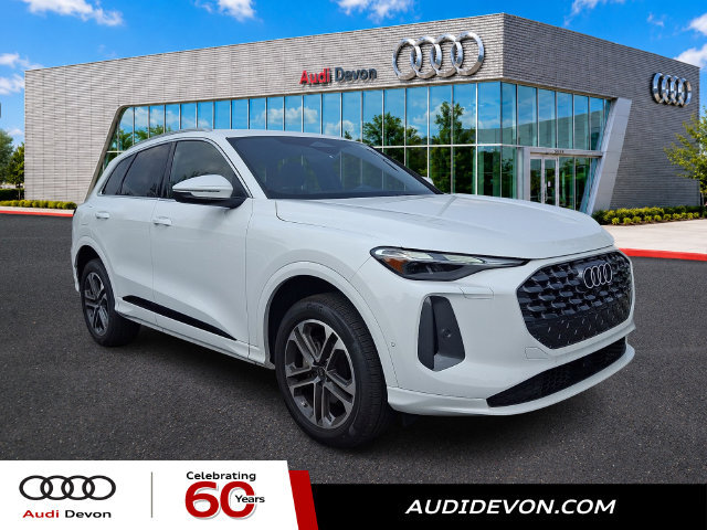 Used 2025 Audi Q5 Premium w/ Convenience Package