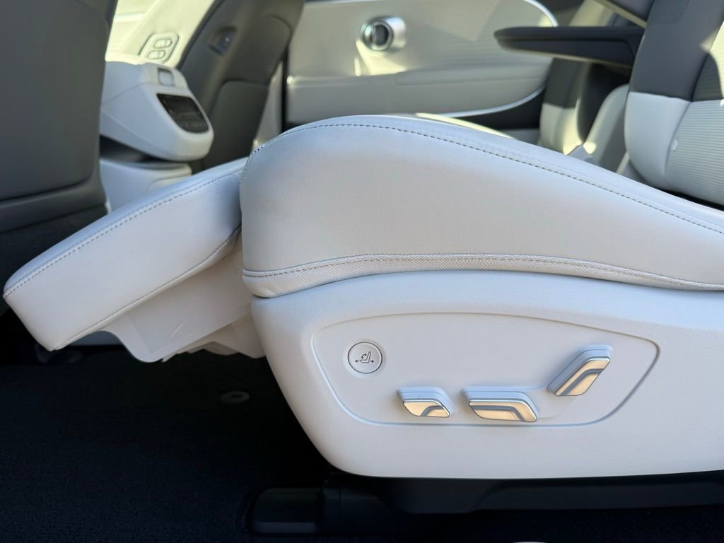 Certified 2026 Hyundai Ioniq 9 Limited w/ Tow & Go Package image 19