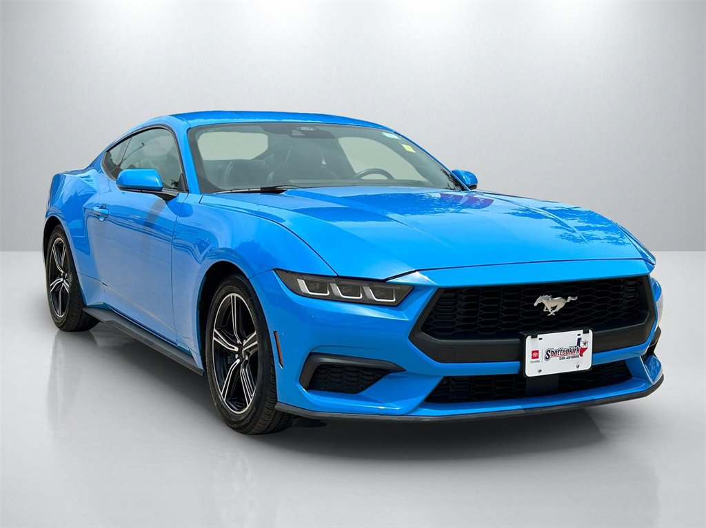 Used 2024 Ford Mustang Premium image 3