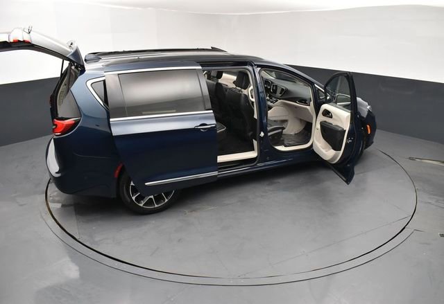 Used 2022 Chrysler Pacifica Limited image 30