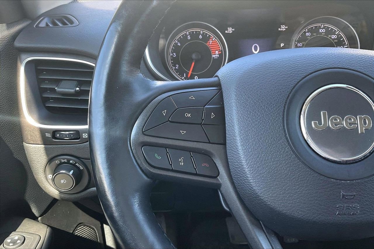 Used 2019 Jeep Cherokee Trailhawk w/ Comfort/Convenience Group image 29