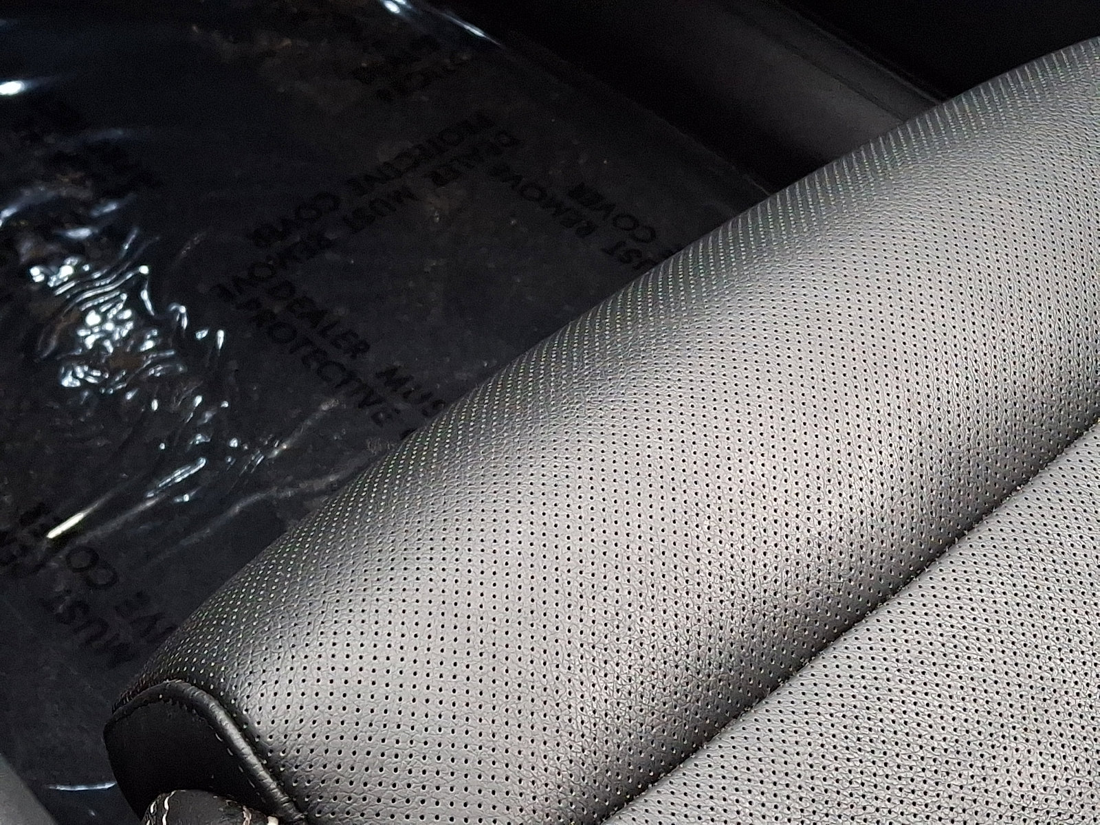 Used 2023 Genesis GV70 2.5T w/ Advanced Package image 26