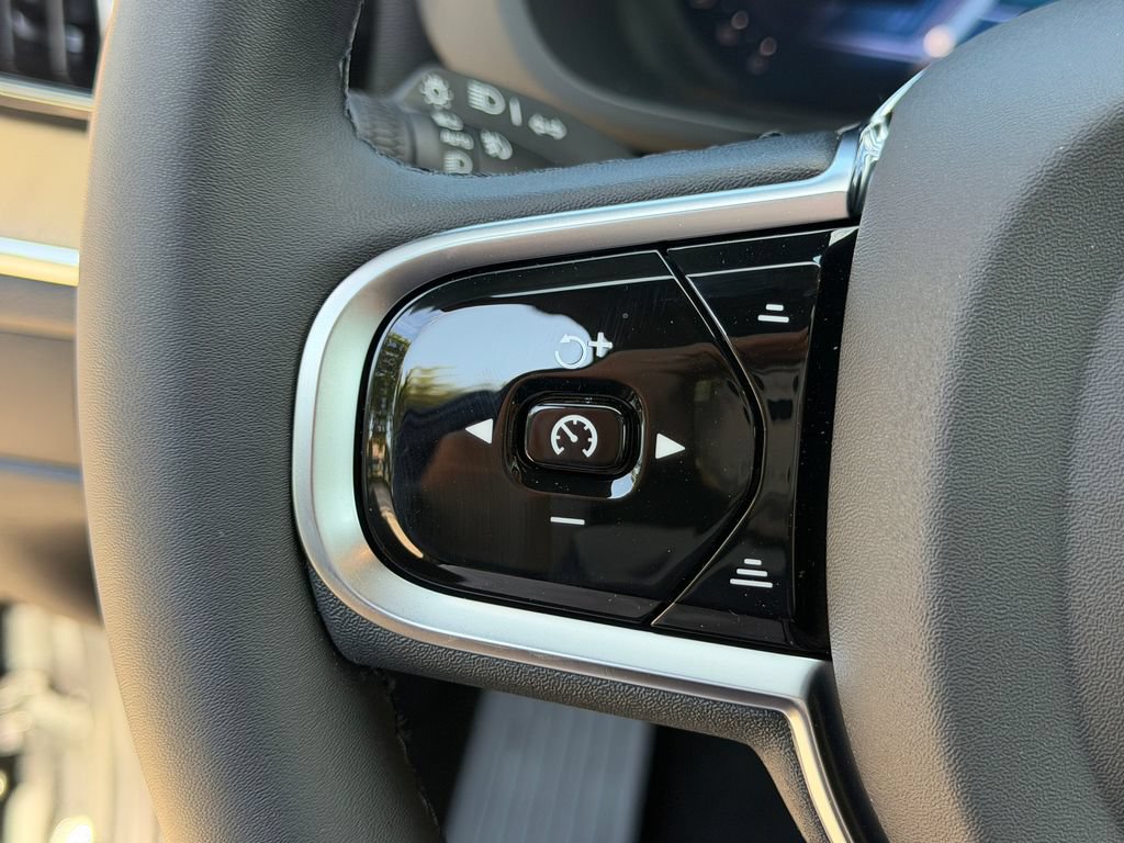 New 2026 Volvo XC60 B5 Core w/ Climate Package AWD/4WD image 19