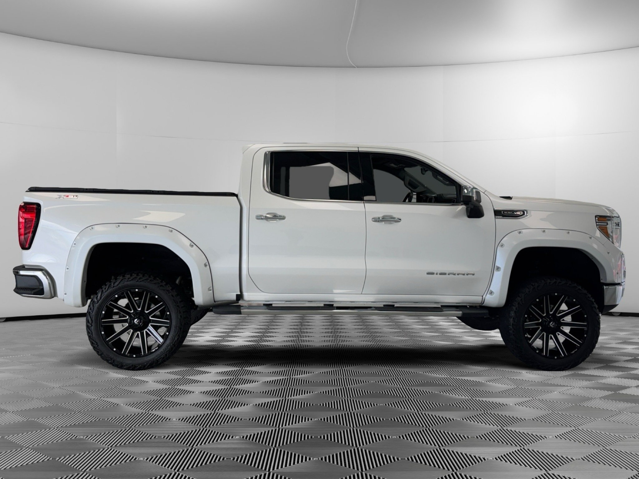 Used 2021 GMC Sierra 1500 SLT w/ SLT Premium Package AWD/4WD image 9