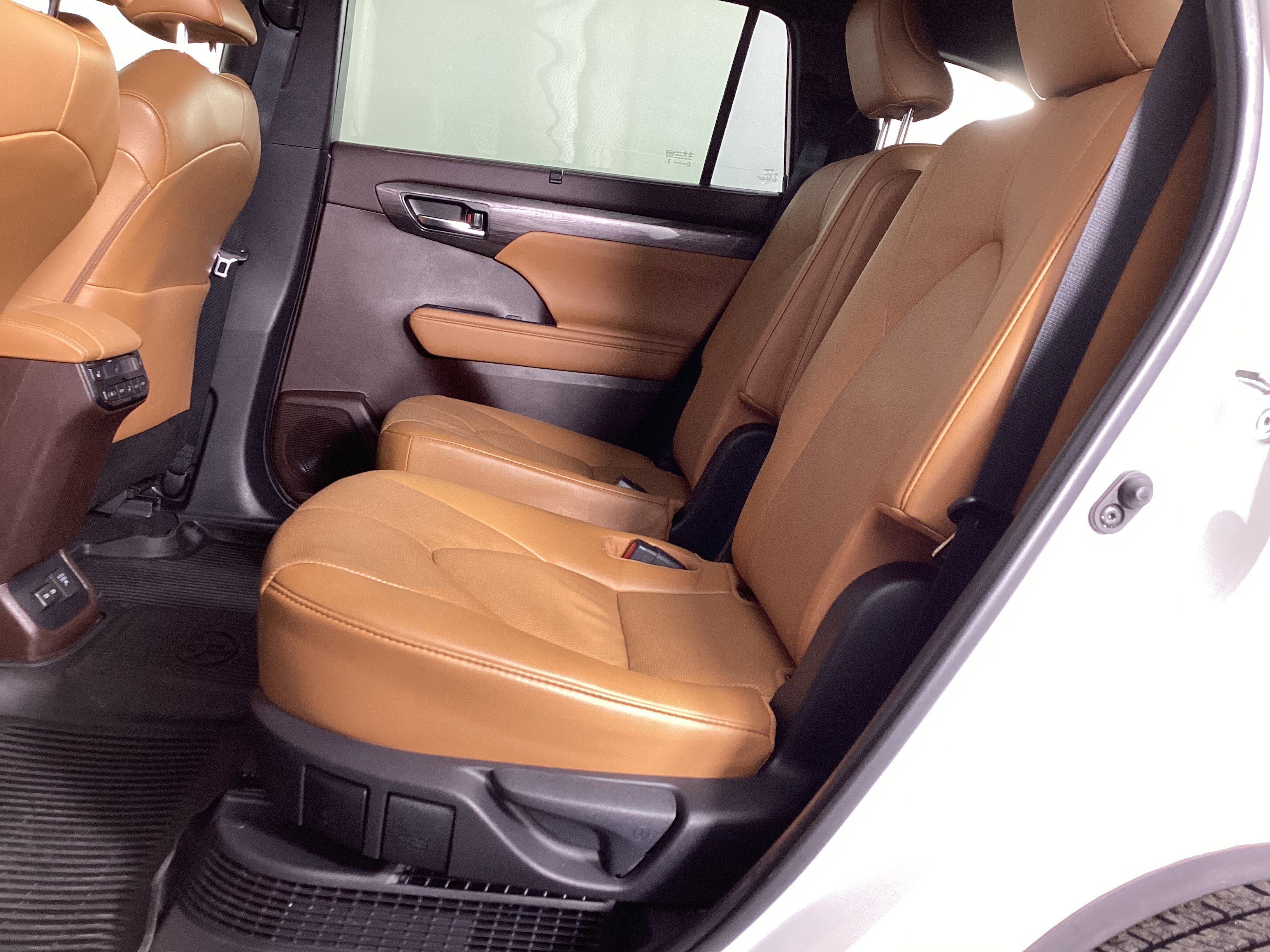 Used 2022 Toyota Highlander Platinum image 31