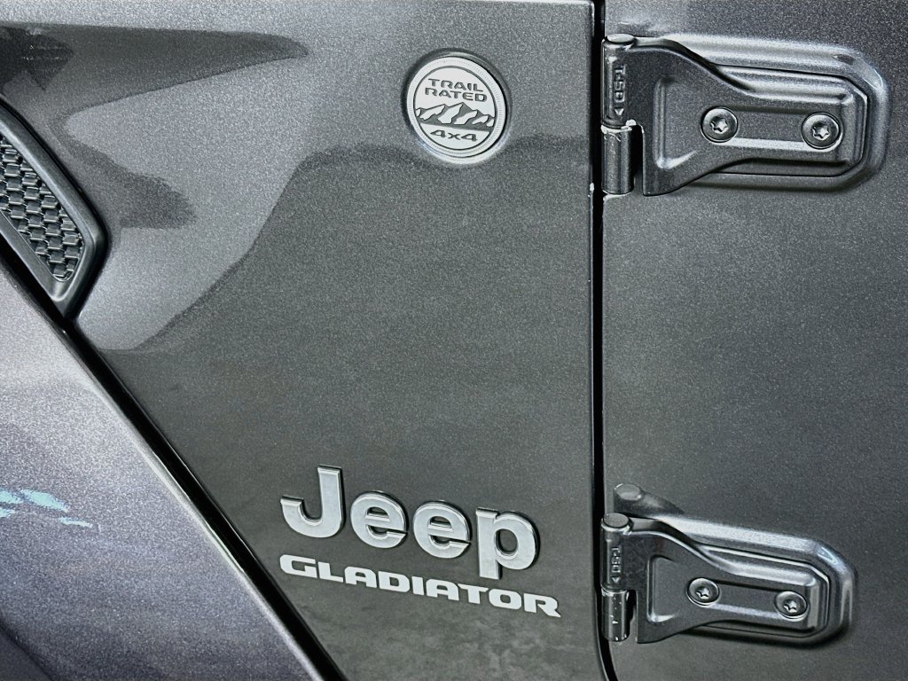 Used 2022 Jeep Gladiator Overland w/ Popular Equipment Package AWD/4WD image 27