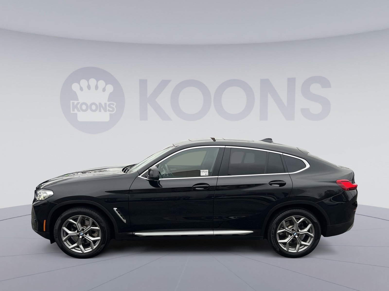 Used 2023 BMW X4 xDrive30i w/ Premium Package image 2
