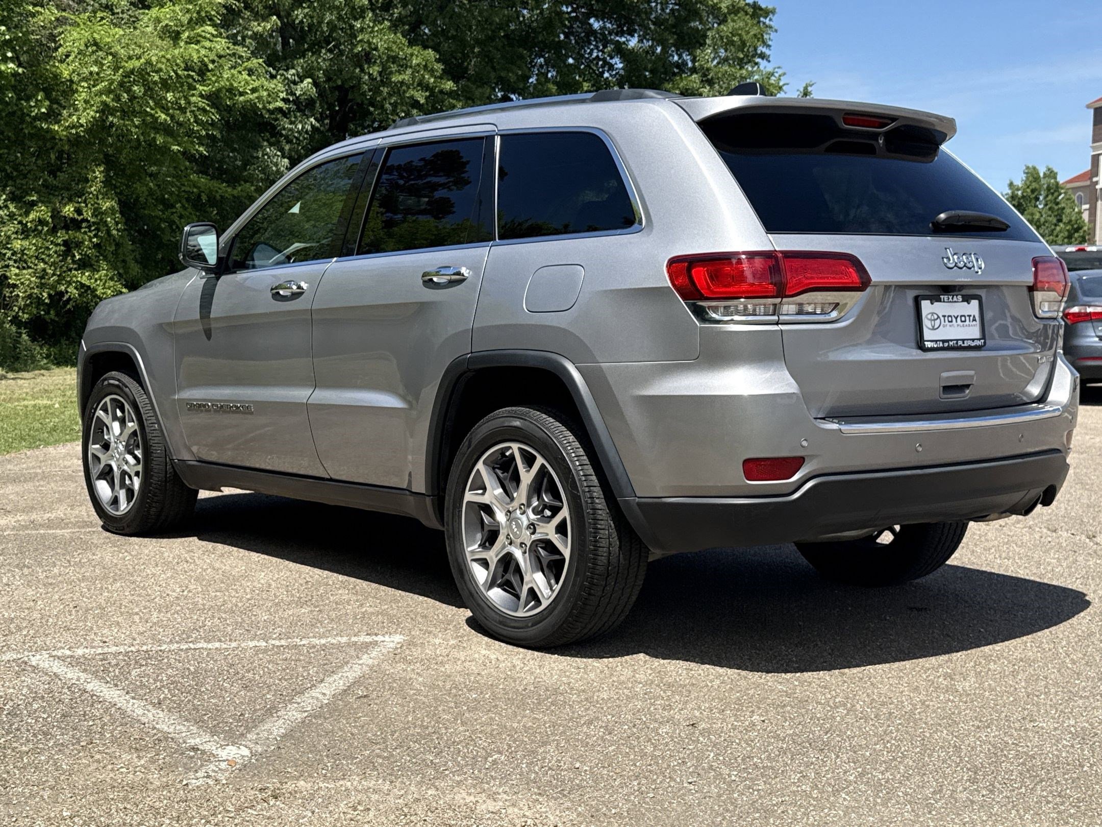 Used 2021 Jeep Grand Cherokee Limited w/ Luxury Group II image 6