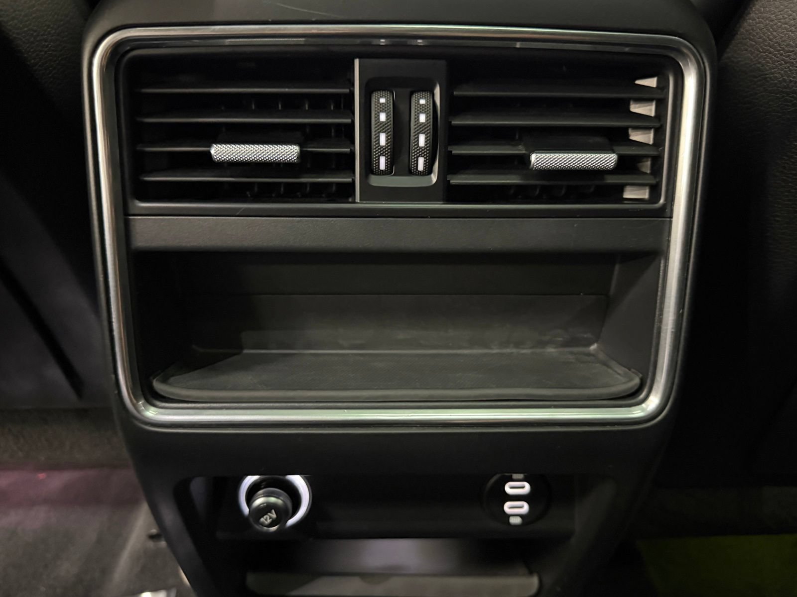 Used 2022 Porsche Cayenne E-Hybrid w/ Premium Package AWD/4WD image 41