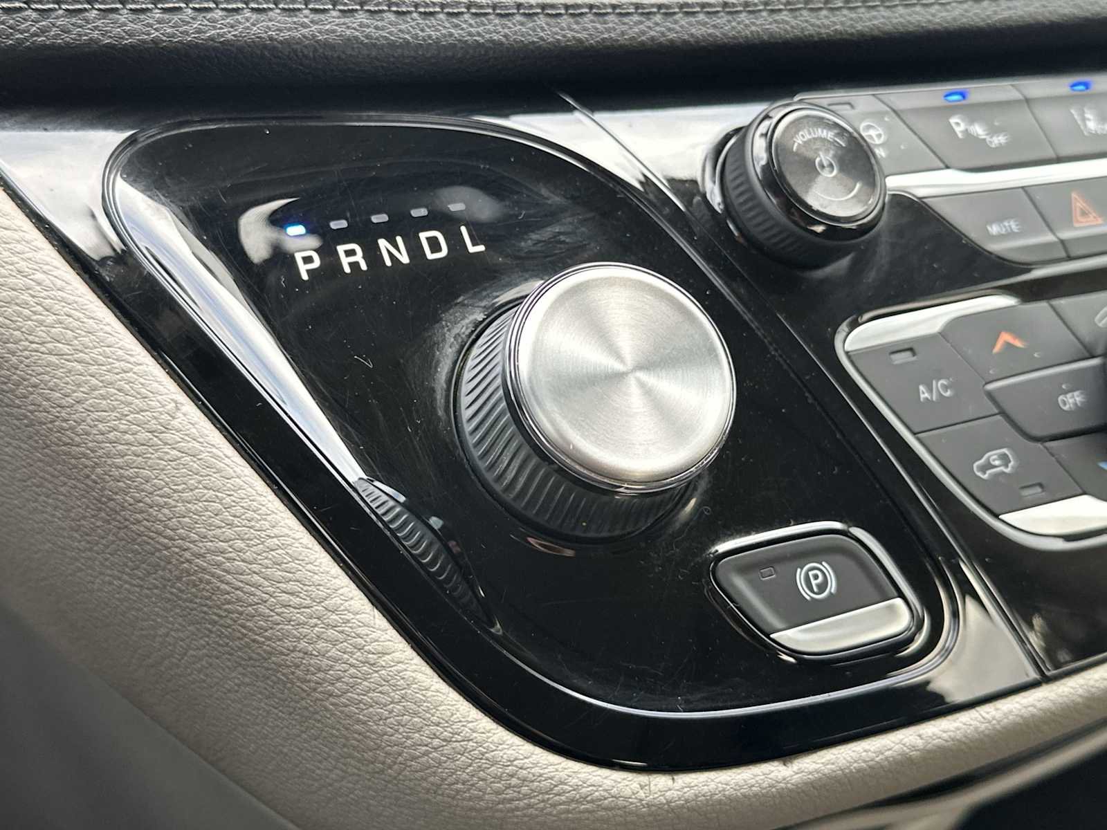 Used 2018 Chrysler Pacifica Limited w/ Advanced Safetytec Group image 20