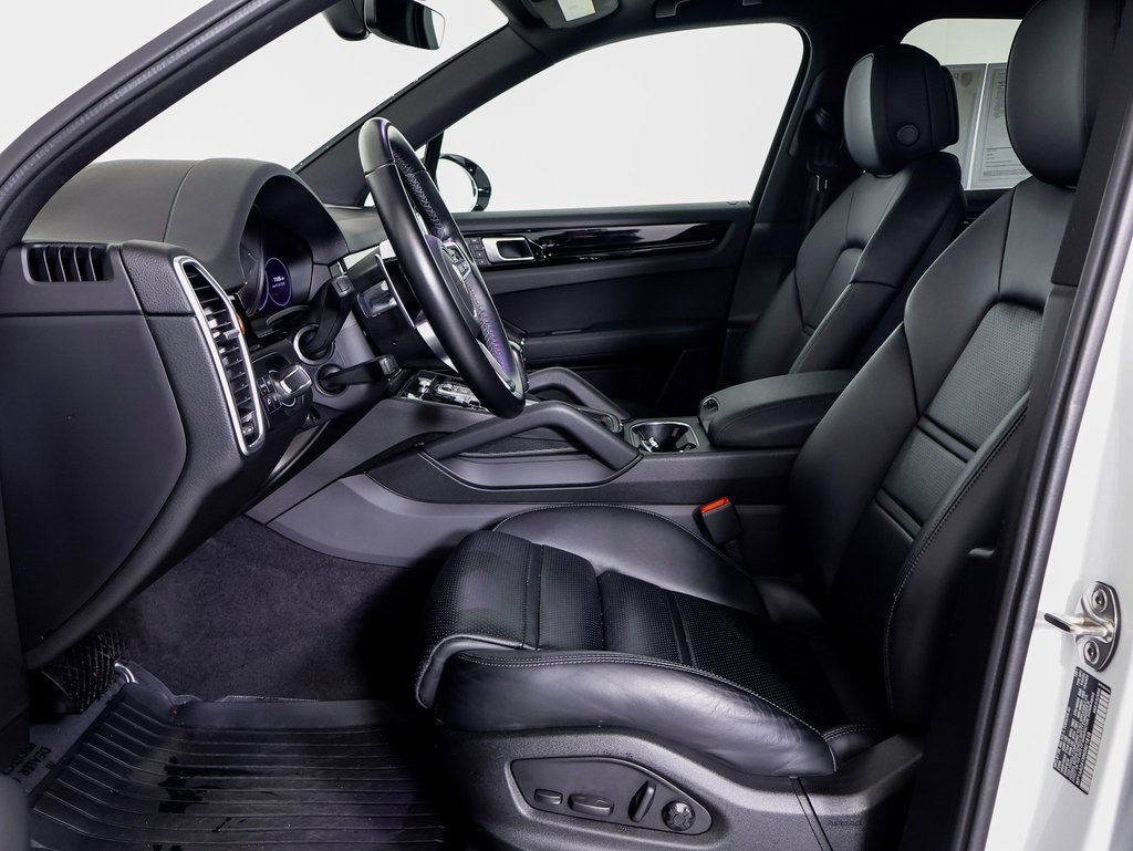 Used 2022 Porsche Cayenne image 5