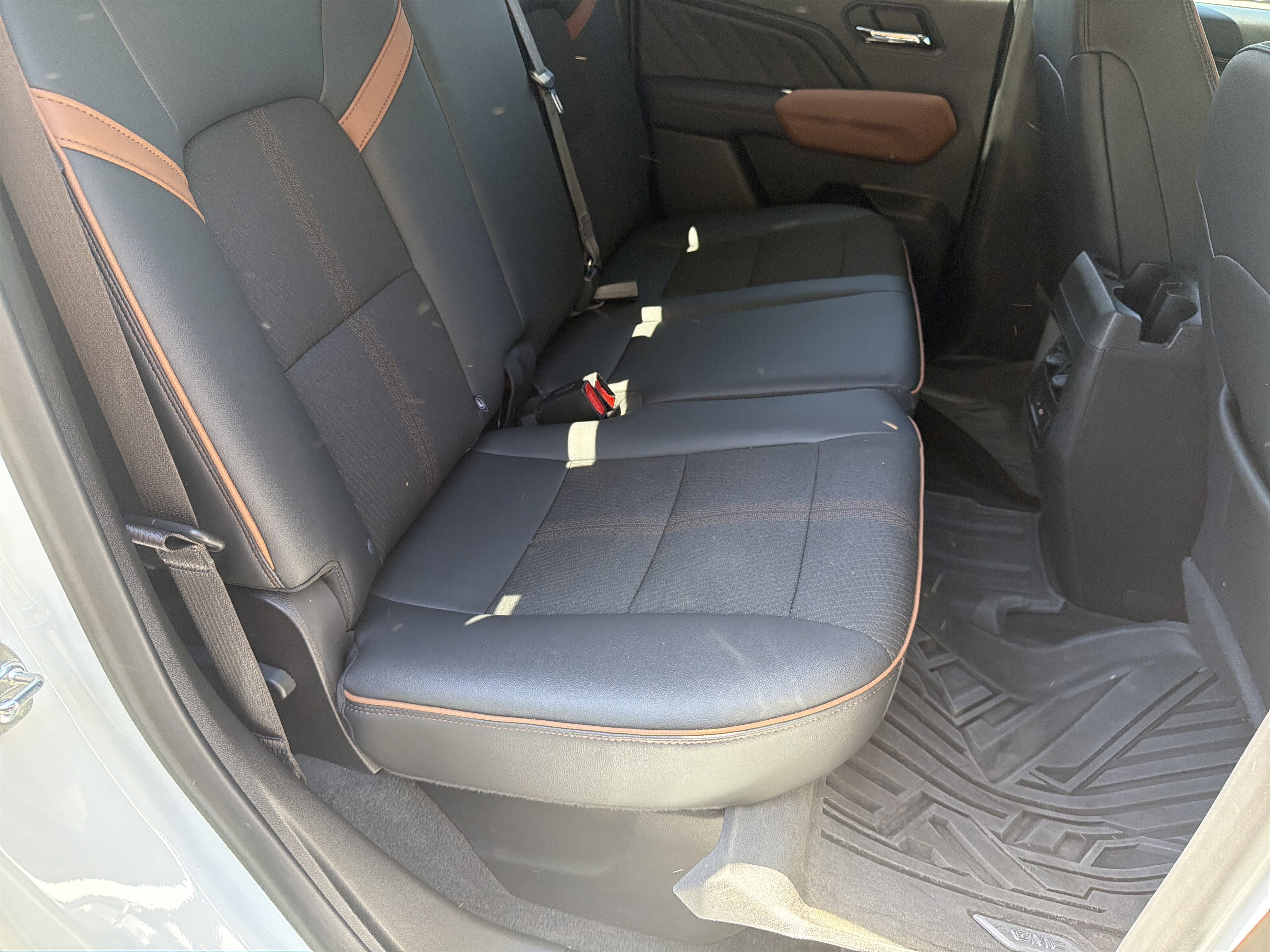 Used 2024 GMC Canyon AT4 w/ Technology Package AWD/4WD image 18