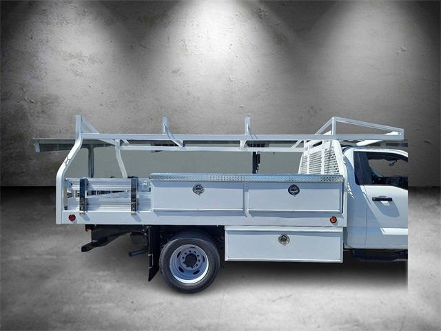New 2025 Ford F550 2WD Regular Cab Super Duty image 3