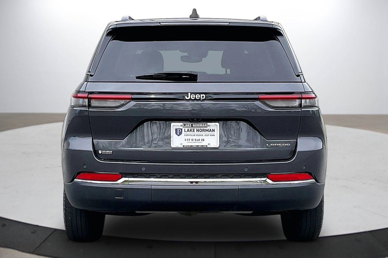 Used 2023 Jeep Grand Cherokee Laredo image 8