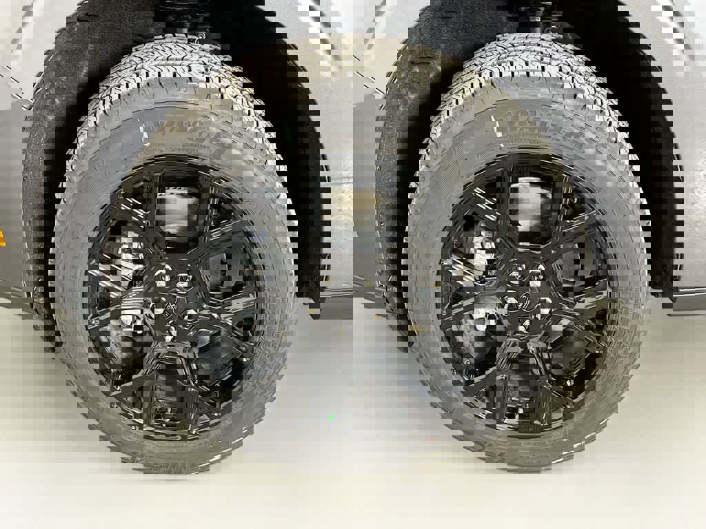 New 2025 Ford Maverick XLT w/ XLT Luxury Package image 8