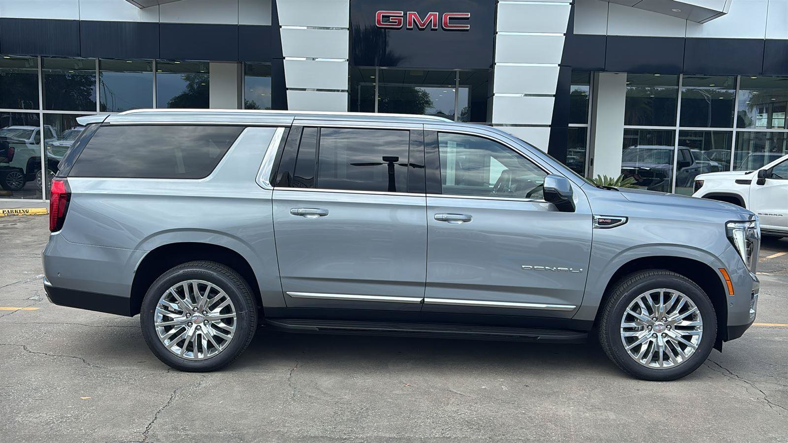 New 2026 GMC Yukon XL Denali RWD image 8
