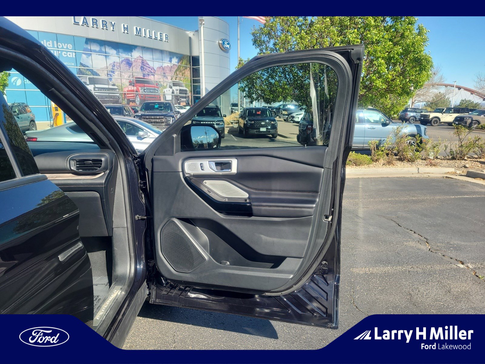 Used 2022 Ford Explorer Platinum w/ Equipment Group 601A image 16